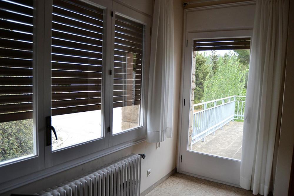 Habitacio V Cal Kim Apartment Martorell Bagian luar foto