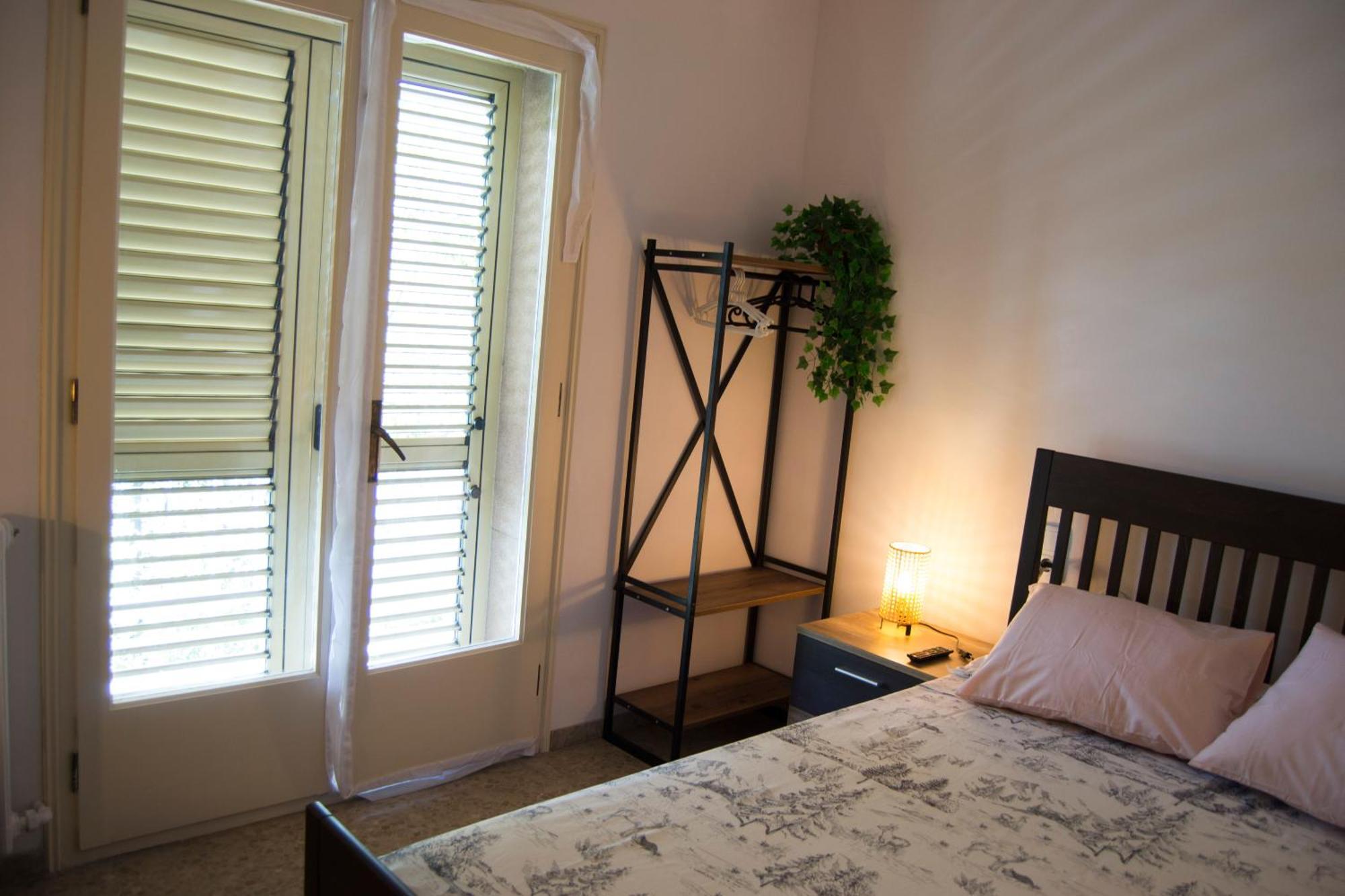 Habitacio V Cal Kim Apartment Martorell Bagian luar foto