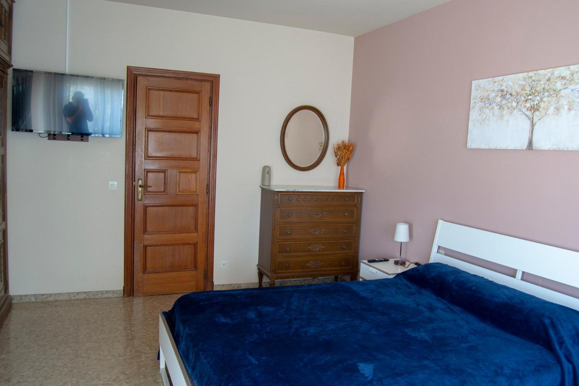 Habitacio V Cal Kim Apartment Martorell Bagian luar foto
